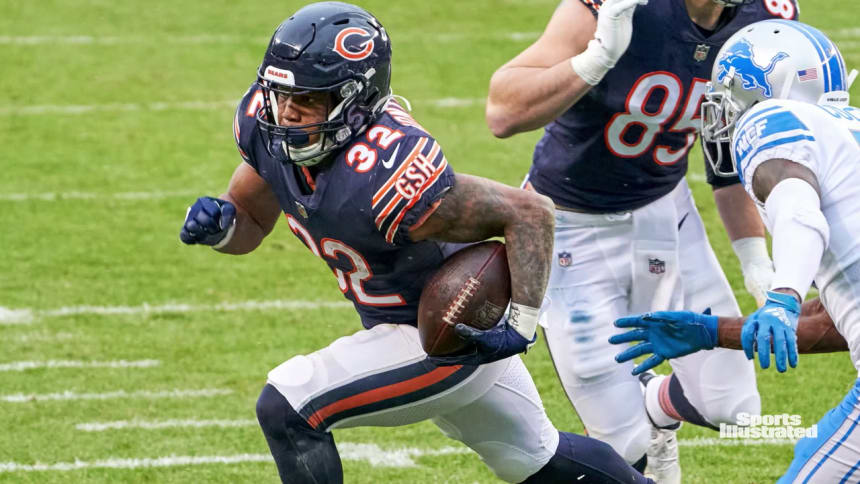 Does BearDigest's projection coincide with SI.com's calling David Montgomery a fantasy bust?